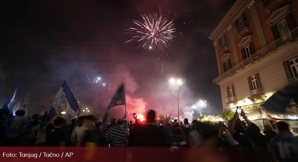 napoli slavlje navijaca tanjugap.webp